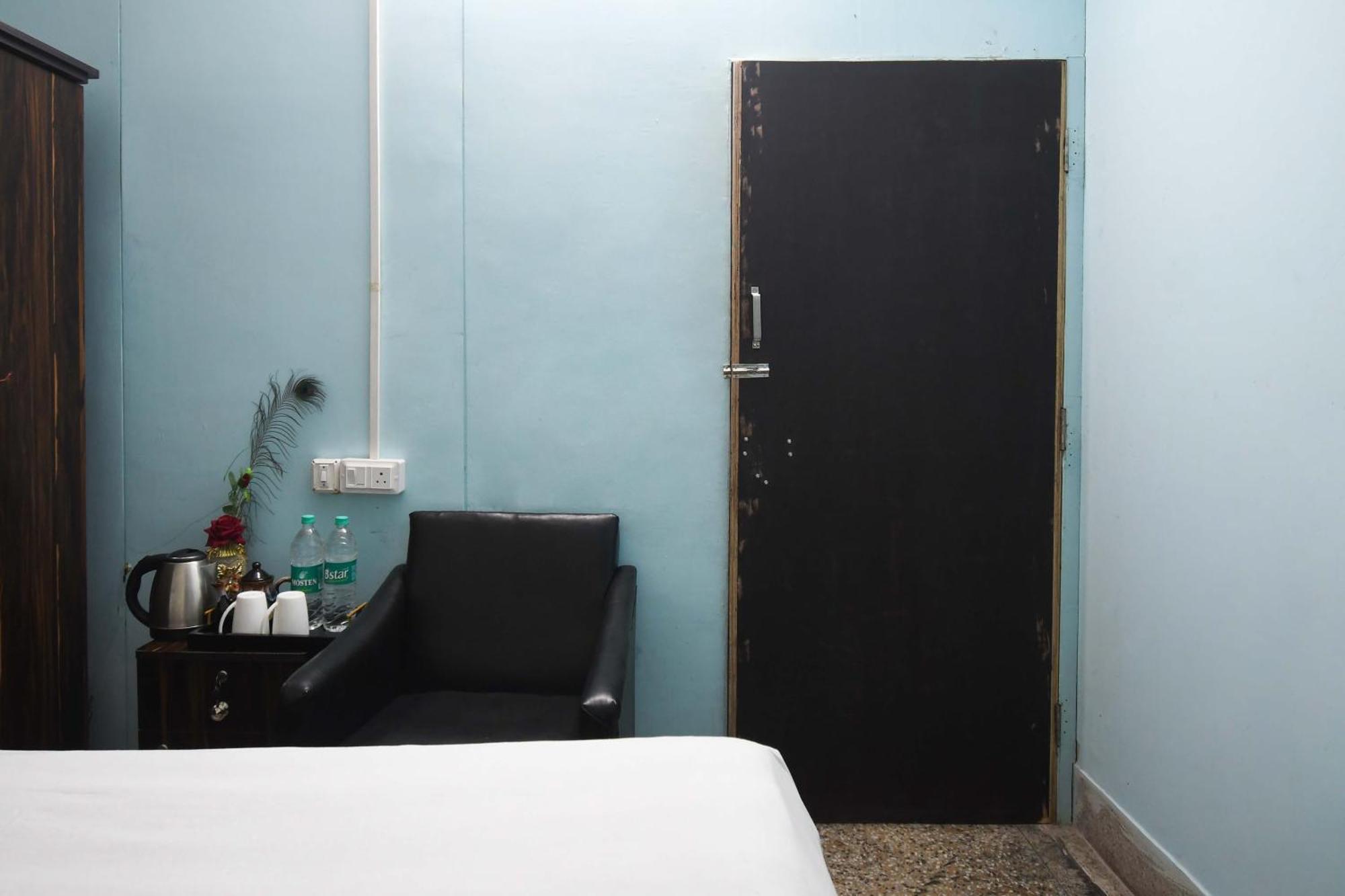 Hotel O Blue Cherry Guest House Kolkata Bagian luar foto
