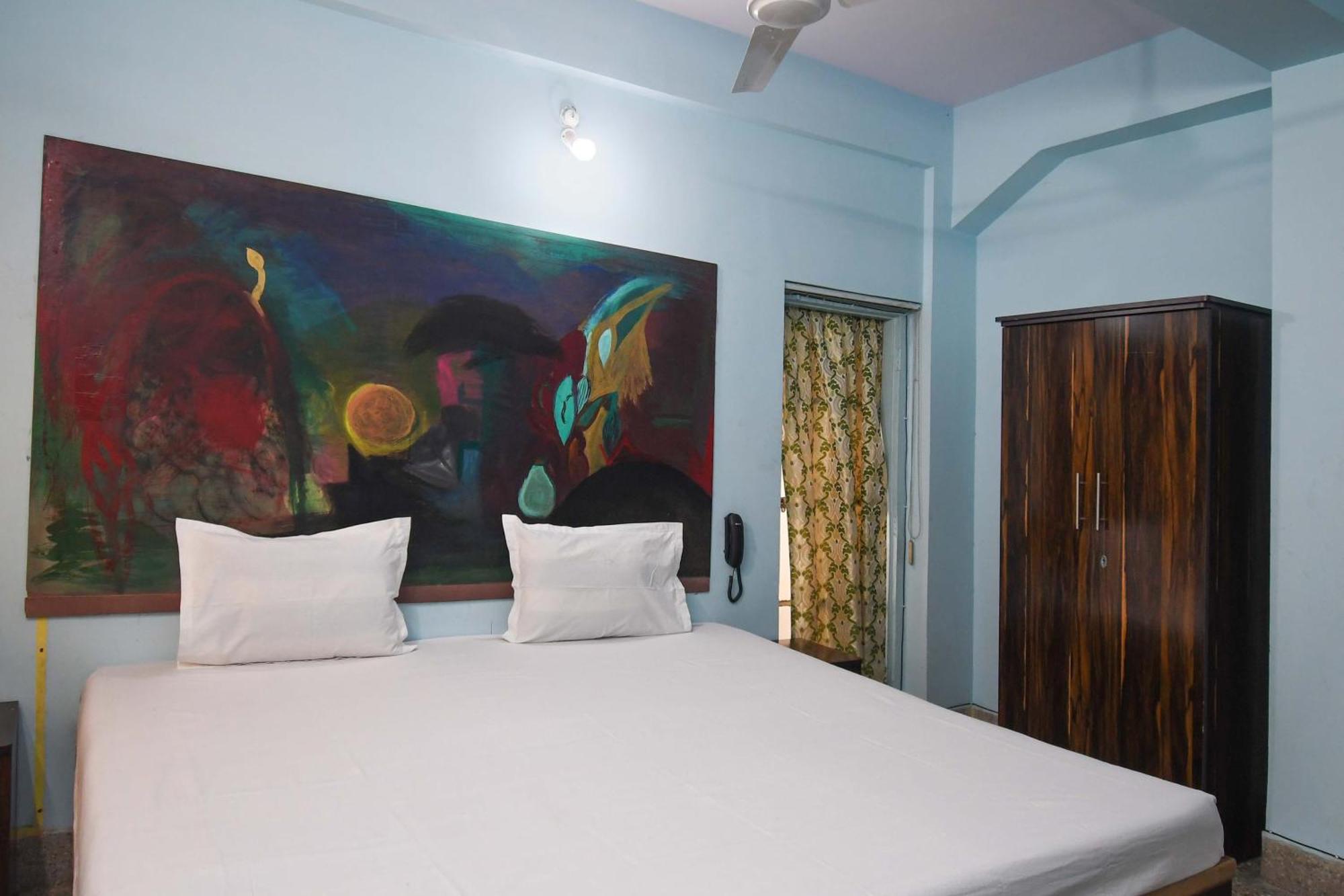 Hotel O Blue Cherry Guest House Kolkata Bagian luar foto