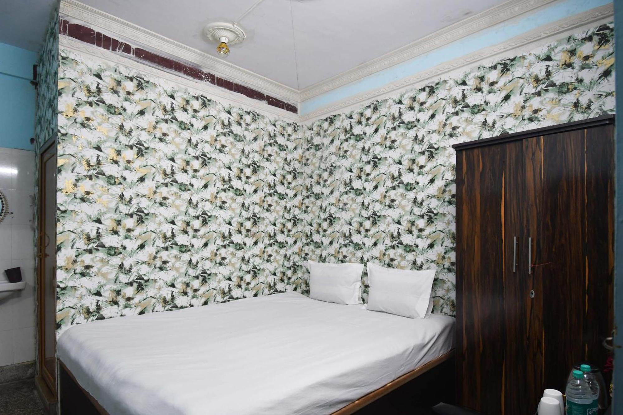 Hotel O Blue Cherry Guest House Kolkata Bagian luar foto