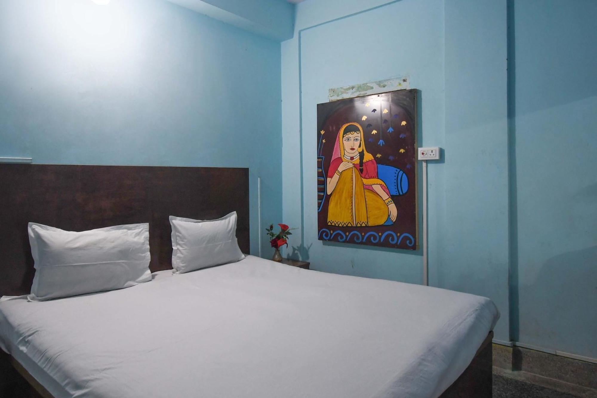 Hotel O Blue Cherry Guest House Kolkata Bagian luar foto